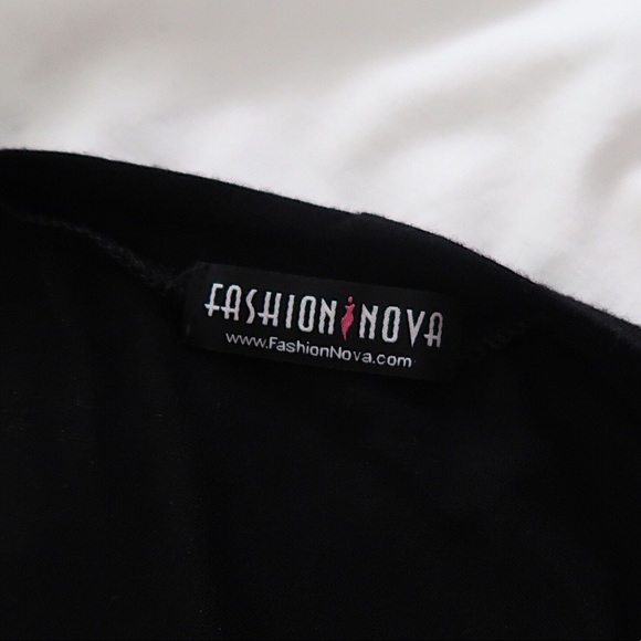 Fashion Nova | Good Vibes Graphic Crop Shirt - Picture 4 of 4